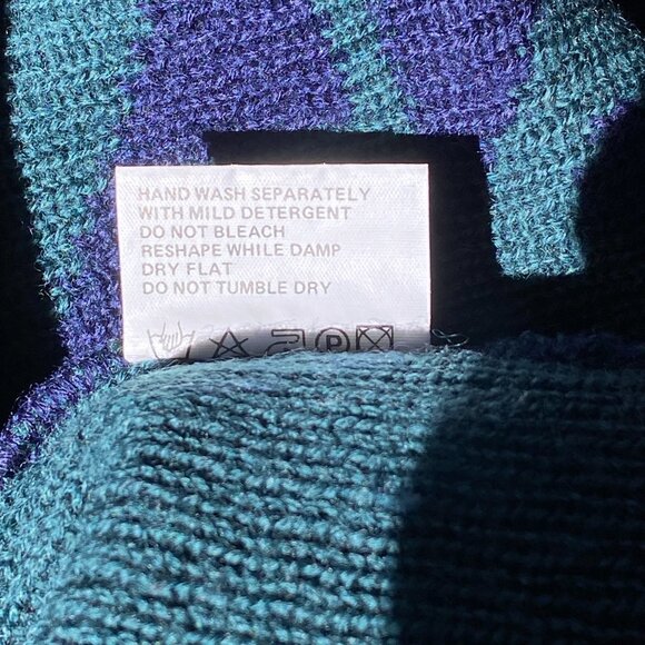 Vintage Bogner - Nordic Ski Sweater - 100% Wool - Geometric Navy Blue and Green - Picture 8 of 16